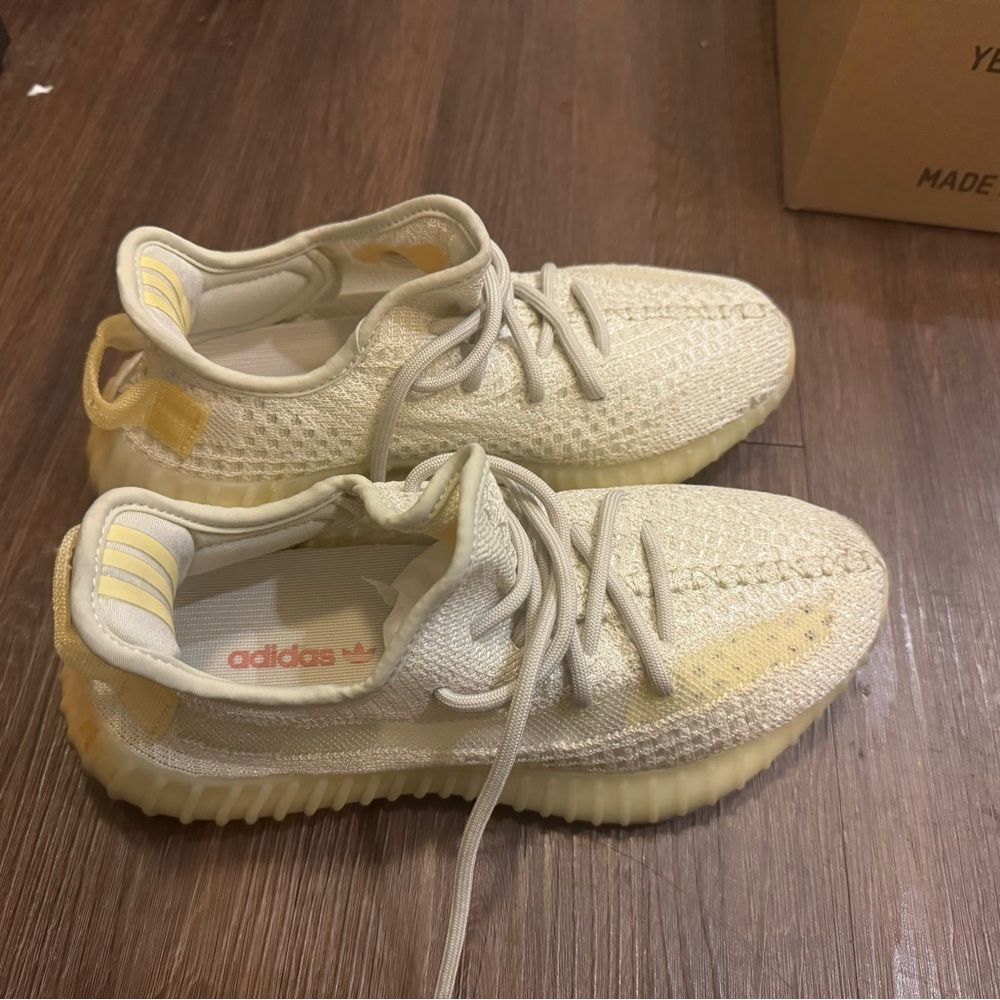 [BRAND NEW] adidas Yeezy Boost 350 V2 Women size 6